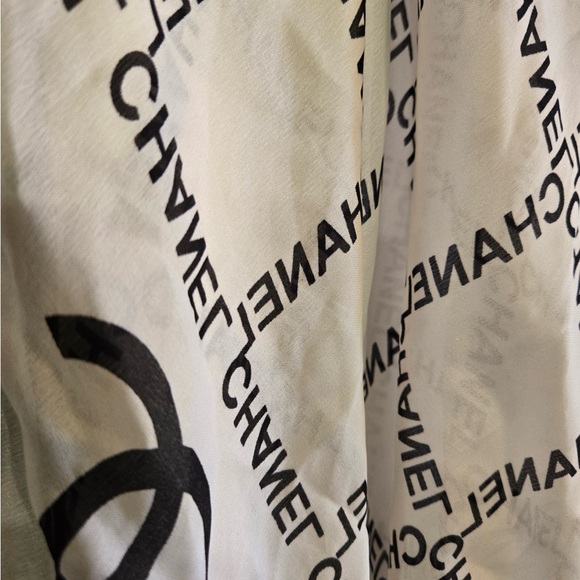 CHANEL Authentic Silk Scarf/Wrap EUC💕 - Picture 3 of 7